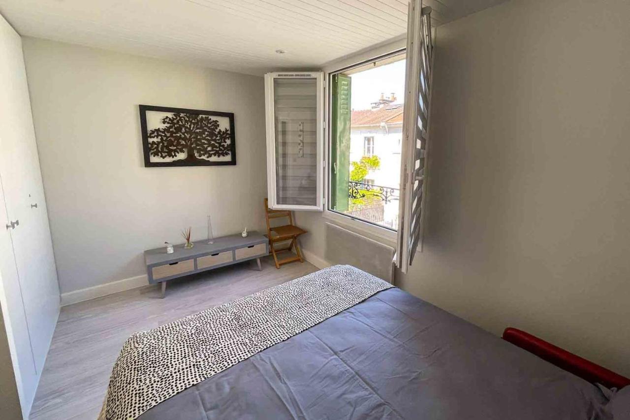 Charming Townhouse With Garden In The City Of Love باريس المظهر الخارجي الصورة