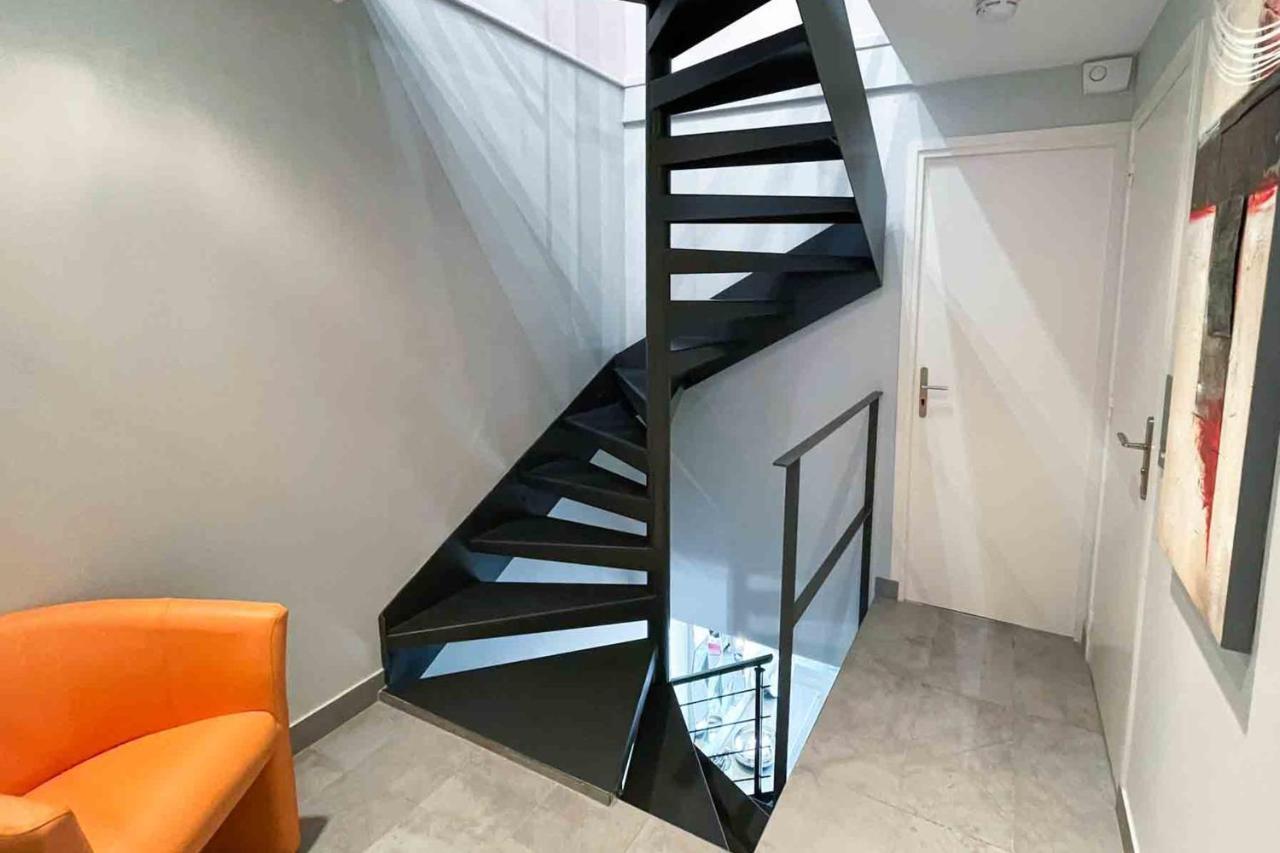Charming Townhouse With Garden In The City Of Love باريس المظهر الخارجي الصورة