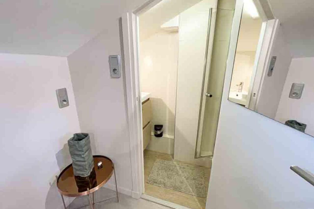 Charming Townhouse With Garden In The City Of Love باريس المظهر الخارجي الصورة